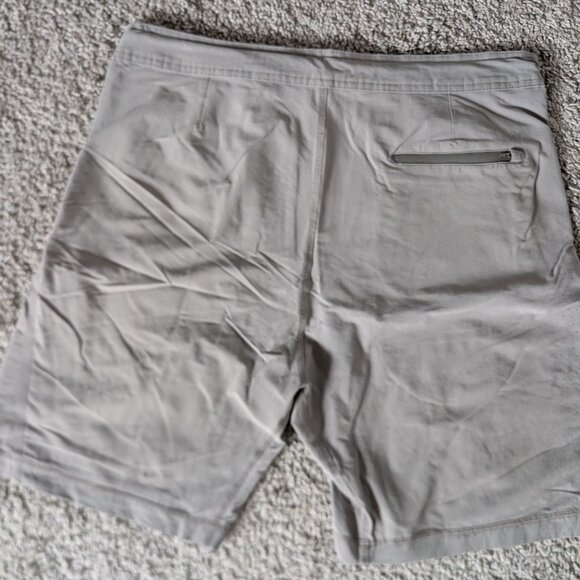 Mack Weldon 4-Way Active Short - Size Medium - No Liner - 7.5" - Grey - Picture 4 of 5